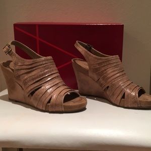 Shoe
